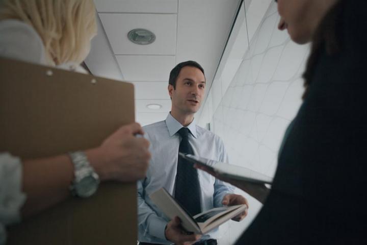 Professionals 111381